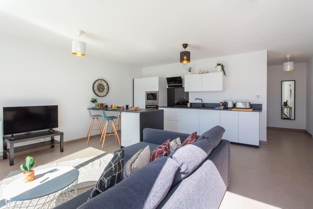 L17 Arenas Suite 3 Balconies 5Mins To The Sea Niza Exterior foto